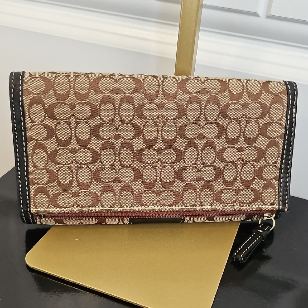 Coach Signature C Tri-Fold Walletv EUC - Picture 4 of 10